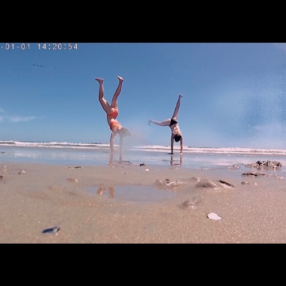 Meet your Posher, Hally